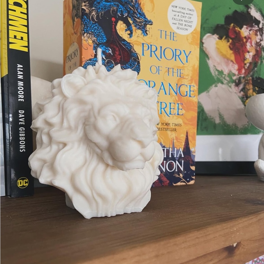 White Lion Head Soy Candle